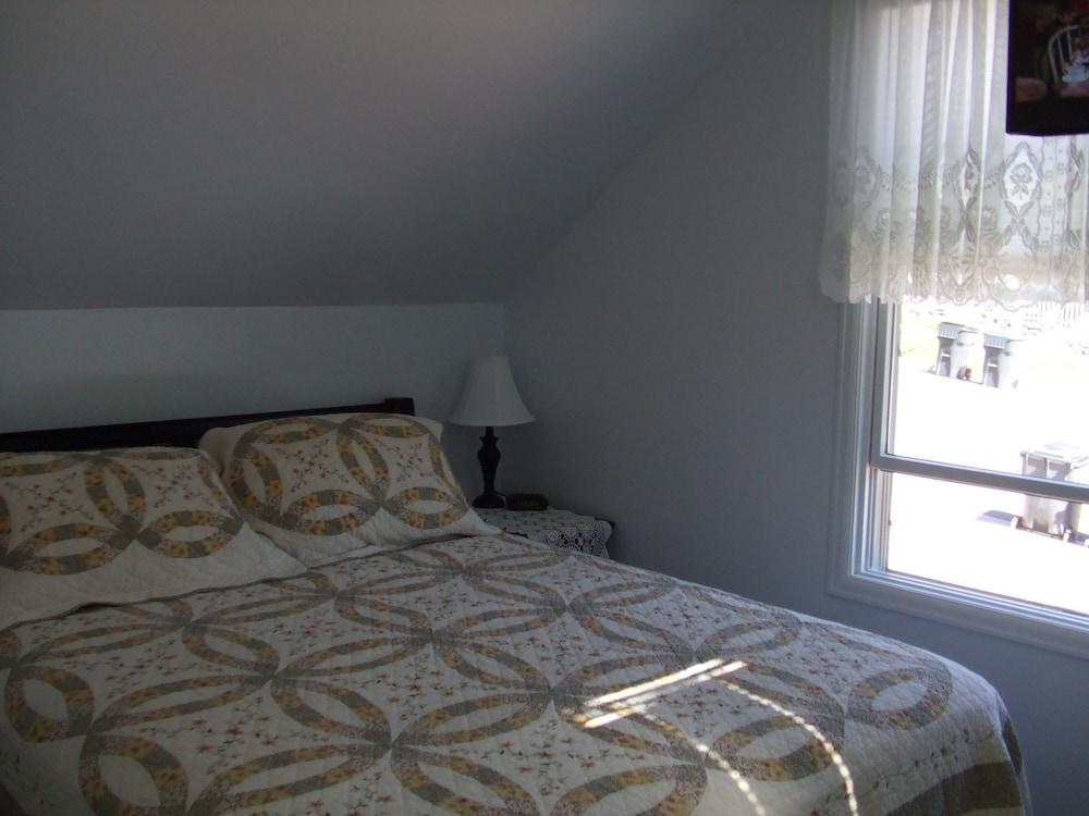 The Silk Pincushion (Adults Only) Bed and Breakfast Golden Exteriör bild