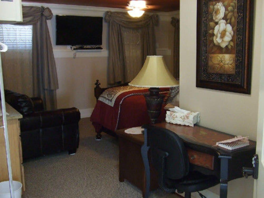 The Silk Pincushion (Adults Only) Bed and Breakfast Golden Exteriör bild