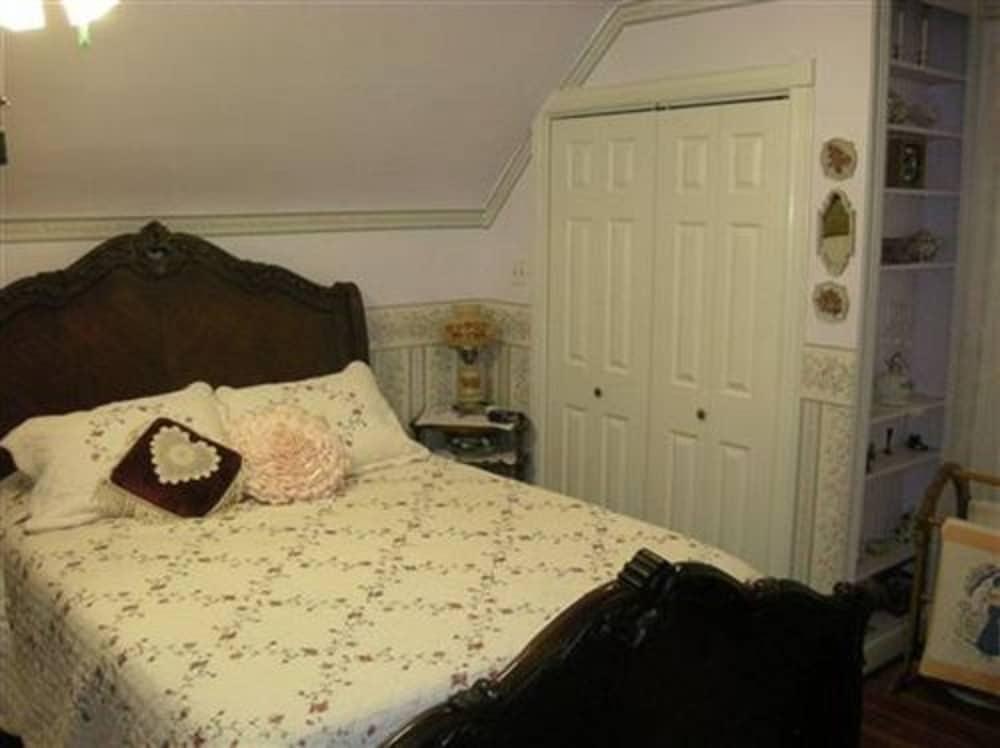 The Silk Pincushion (Adults Only) Bed and Breakfast Golden Exteriör bild
