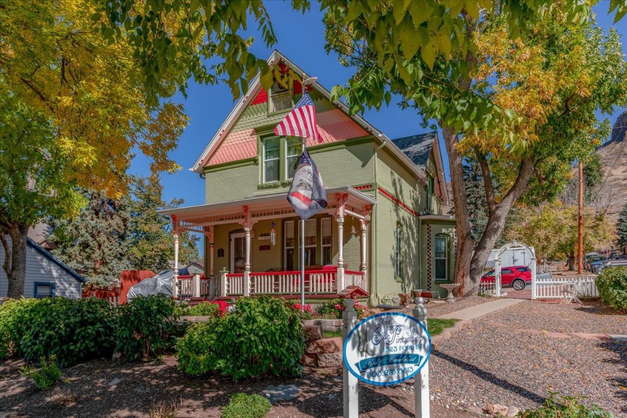 The Silk Pincushion (Adults Only) Bed and Breakfast Golden Exteriör bild