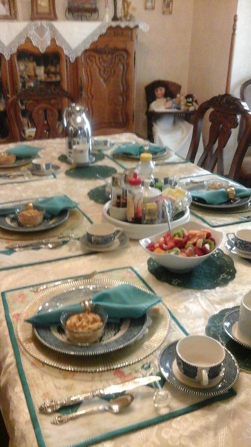 The Silk Pincushion (Adults Only) Bed and Breakfast Golden Exteriör bild