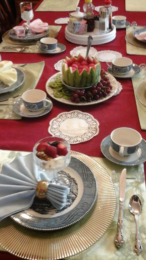 The Silk Pincushion (Adults Only) Bed and Breakfast Golden Exteriör bild